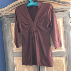 Patagonia Stretchy V Neck Size XS. Raisin Brown